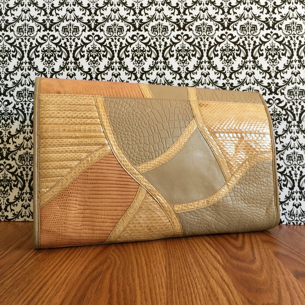 Danielle Nicole • Retro Oversized Leather Clutch - Picture 2 of 8
